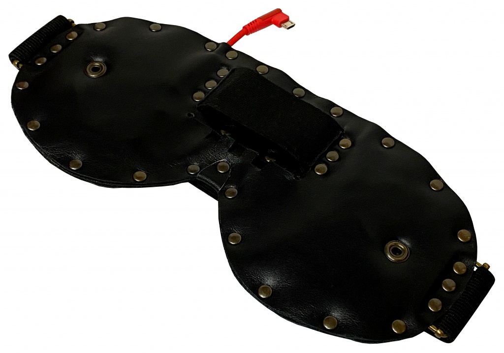 Кожаная маска прибора для осознанных сновидений DreamStalker с транскраниальными аппликаторами (tACS), вид сверху с правой стороны