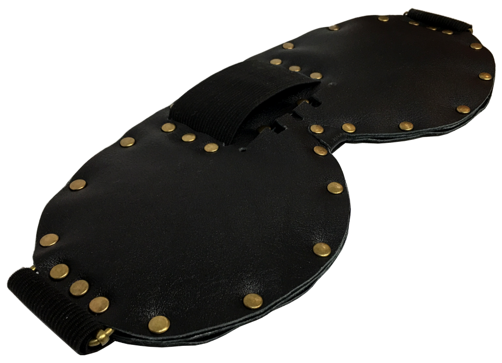 Маска версии премиум к прибору для осознанных сновидений DreamStalker Ultra, общий вид маски сверху с левой стороны, натуральная кожа и замша